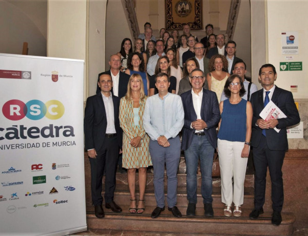 Representantes de la Cátedra de RSC de la UMU y de las entidades miembro y patrocinadoras