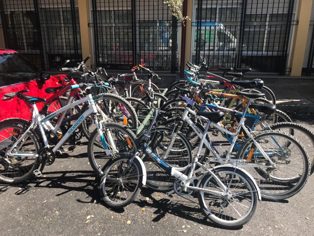 El hogar de acogida 'Casa de Campo' de Madrid recibe una donación de  bicicletas por parte de la Fundación Alberto Contador | Fundación Diagrama