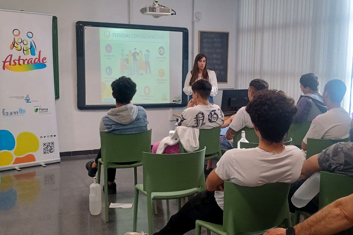 Charla de ASTRADE en Las Moreras