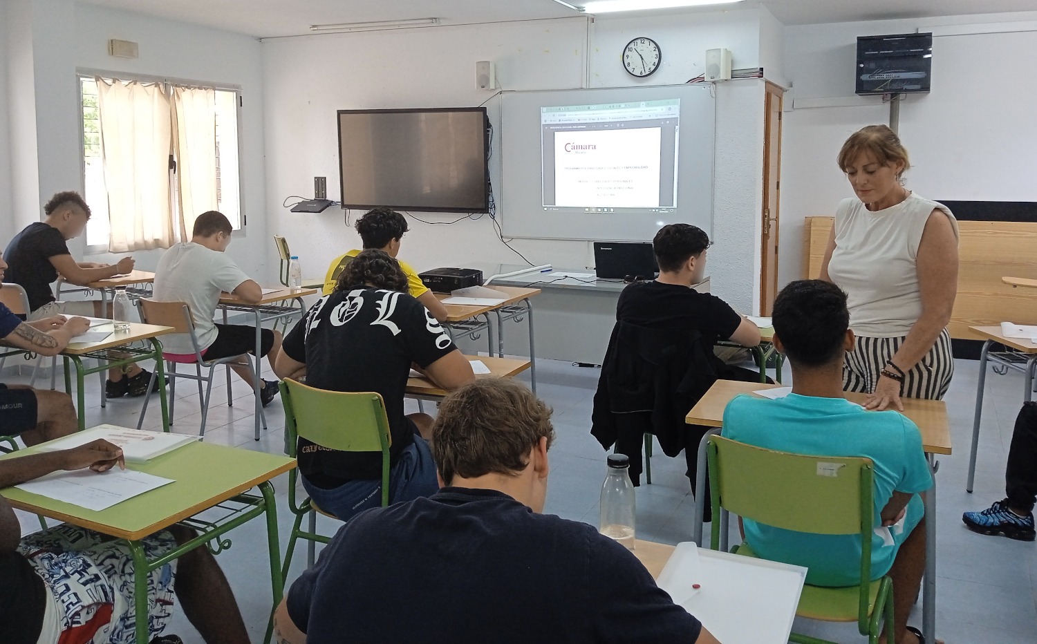 16 jóvenes de la residencia ‘La Villa’ finalizan con éxito las formaciones del Programa Talento Joven de la Cámara de Comercio de Alicante
