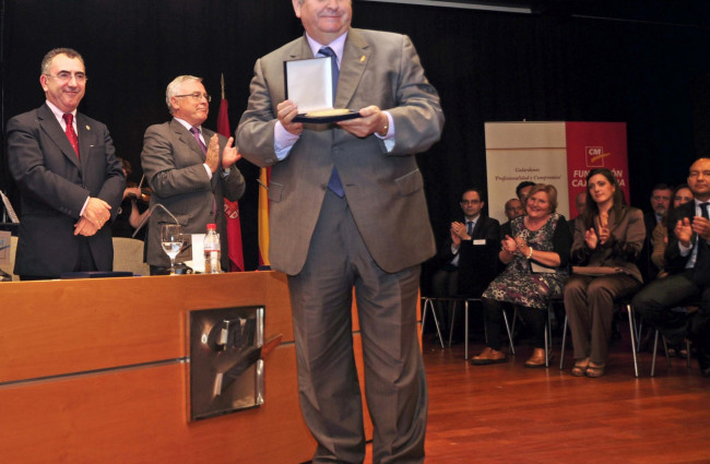 Fernando Molina, alcalde de Abanilla. Galardones Profesionalidad y Compromiso 2011