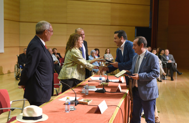 Manuel Hordanza Dorado y Pedro Jesús Valero Montoya, alcaldes de Fernán Caballero y Alcaraz respectivamente