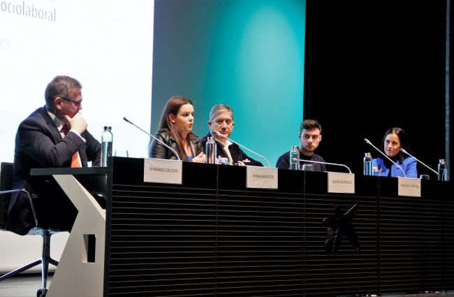 Intervención de Triana Maqueda durante la mesa redonda