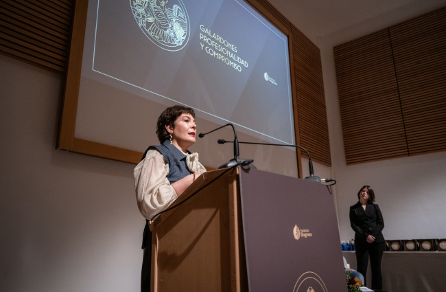 Isabel Fernández en los VIII Galardones Profesionalidad y Compromiso
