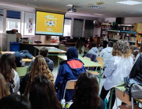 200 jóvenes y profesores de institutos de Valencia asisten a las charlas de sensibilización del Programa de Fomento del Acogimiento Familiar. Fundación Diagrama. Comunidad Valenciana 2022