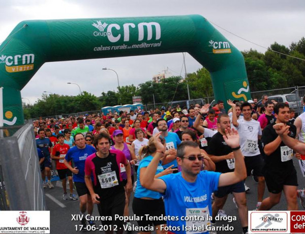 Menores atendidos en el Hogar de Acogida ‘Anassim’ de Paterna participan en Valencia en la ‘XIV Carrera Popular Tendetes contra la Droga’