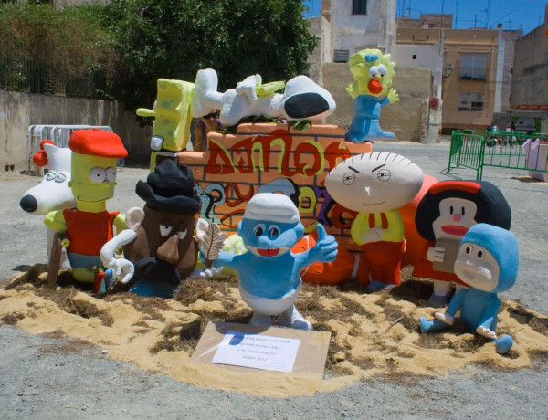 El Centro de Reeducación ‘Els Reiets’ de Alicante participa en las fiestas de San Juan de Elche con la elaboración de una hoguera infantil