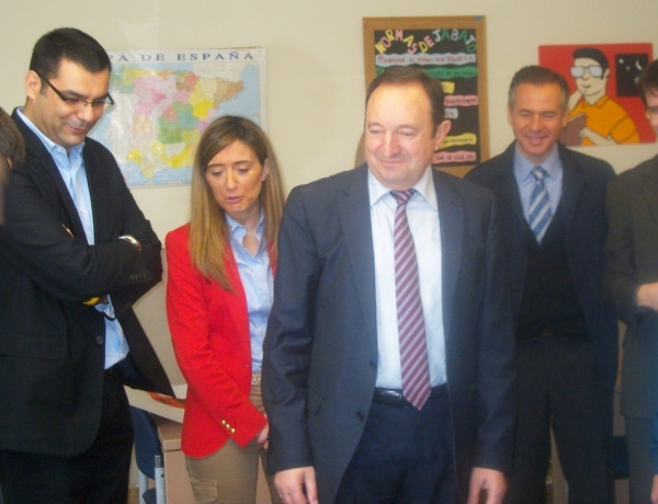 El presidente del Gobierno de La Rioja, Pedro Sanz, destaca el trabajo de inserción de menores del centro ‘Virgen de Valvanera’ de Logroño