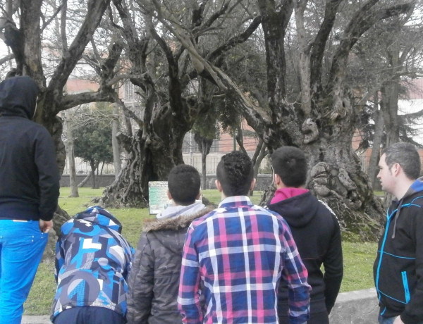 Los alumnos del PCPI de jardinería del Centro Socioeducativo Juvenil de Cantabria visitan los parques de Mataleñas y La Marga