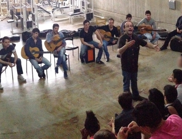 Alumnos del Conservatorio de Música de Murcia ofrecen una clase magistral en el centro ‘Las Moreras’