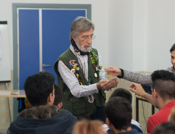 Charla de Fidel Delgado en el centro 'La Zarza' (Abanilla). Fundación Diagrama.