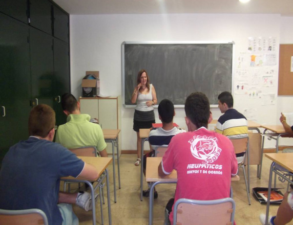 La escritora Adela Ruiz visita el Centro Reeducativo Mariano Ribera de Burjassot (Valencia)