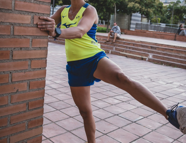 La atleta Natacha López comparte su historia personal y profesional con los jóvenes atendidos en el Hogar Residencial ‘Alácera’ de Caudete (Albacete)