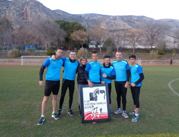 Entrega cuadro para 'Promesas de Villena'. Menores de 'La Villa'.Fundación Diagrama.