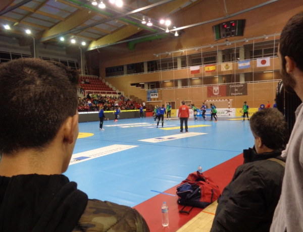 Entrenamiento selección femenina de balonmano. Menores de 'La Villa'. Fundación Diagrama.