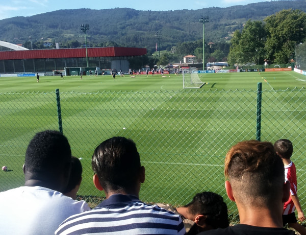 Menores del 'El Acebo' visita instalaciones del Atheltic Club.Fundación Diagrama