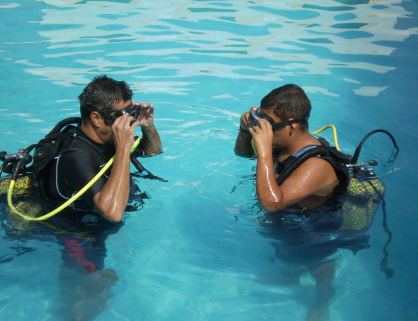 Bautismo de buceo en el Centro Los Alcores de Carmona (Sevilla)