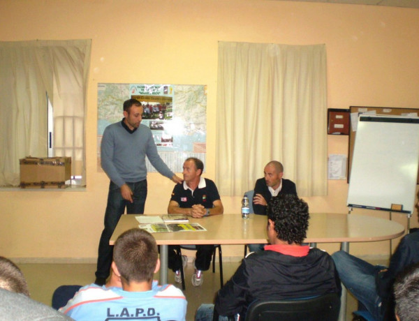 El exatleta profesional Miguel Ríos imparte una charla a  los menores y profesionales de varios Centros de Fundación Diagrama en Andalucía