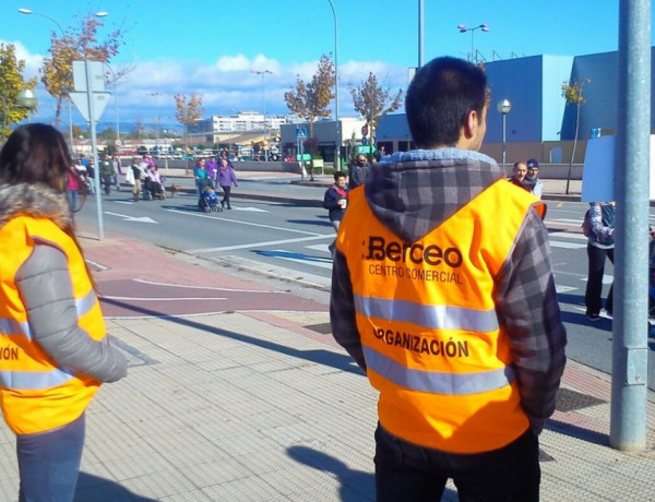Los jóvenes del centro ‘Virgen de Valvanera’ de Logroño colaboran como voluntarios en una carrera solidaria para promover la integración social