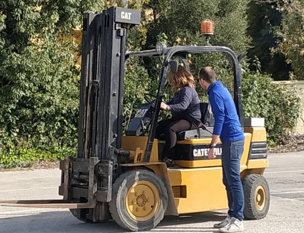 Personas atendidas en el Programa ‘Impulso’ de Murcia se forman en gestión de almacén y manejo de carretillas elevadoras