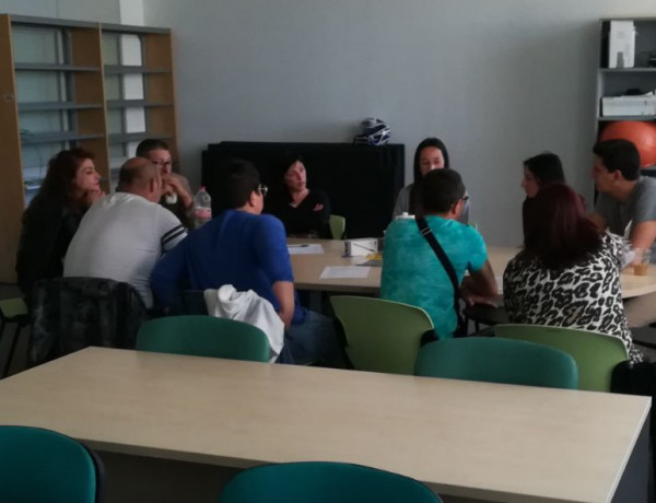 El centro de acogida ‘La Pobla’ de La Pobla de Vallbona (Valencia) acoge la primera sesión de la Escuela de Familias. Fundación Diagrama. Comunidad Valenciana 2018. 