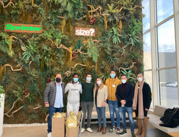 Cerca de cien personas jóvenes atendidas por Fundación Diagrama en la provincia de Alicante colaboran en ‘El árbol de los deseos’