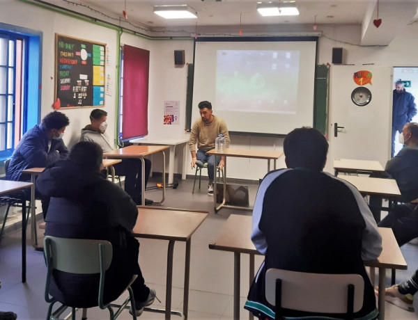 Un momento de la charla de una víctima de accidente de tráfico