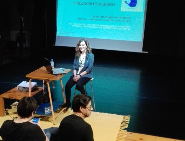 Charla sobre violencia de género en el VII Festival de Teatro Amateur. del Centro de Información y Atención Integral a Mujeres Víctimas de Violencia de Género (Cantabria). Fundación Diagrama 2017.   