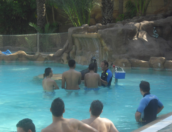 Los menores del centro ‘La Zarza’, en Abanilla (Murcia), visitan el Safari Park de Elche