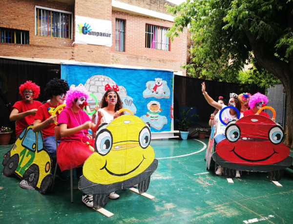 Los menores del centro de acogida ‘Campanar’ organizan un espectáculo circense como clausura del curso escolar