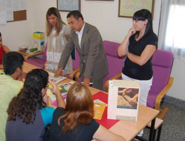 El Consejero de Administraciones Públicas y Política Local del Gobierno de la Rioja, visita el Centro Educativo “Virgen de Valvanera” de Logroño