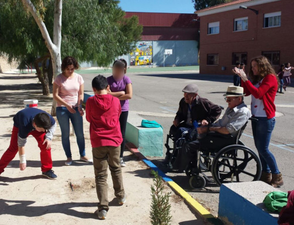 Encuentro intergeneracional. Usuarios de 'Nuevo Azahar'. Fundación Diagrama.