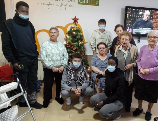 Actividad intergeneracional en el Llar d’Avis del Carme
