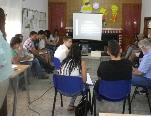 Jornada de convivencia entre jóvenes y sus familias en el hogar ‘Los Pinos’ de Molina de Segura (Murcia)