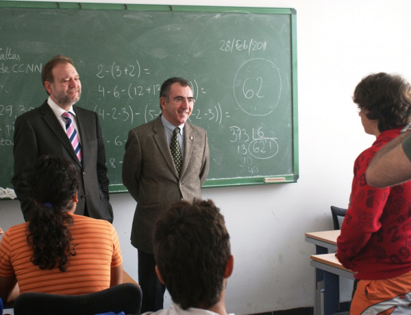 Los consejeros de Justicia y Seguridad Ciudadana y de Educación, Formación y Empleo de la Región de Murcia visitan el Centro “Las Moreras”