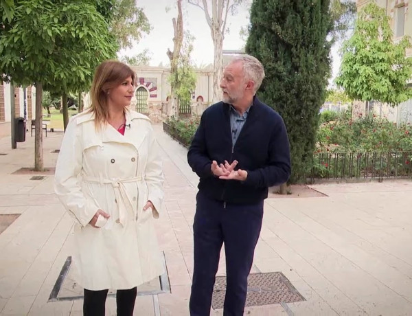 La periodista María José Ortiz y el director general de la Fundación, Rafael Pérez Cuadrado