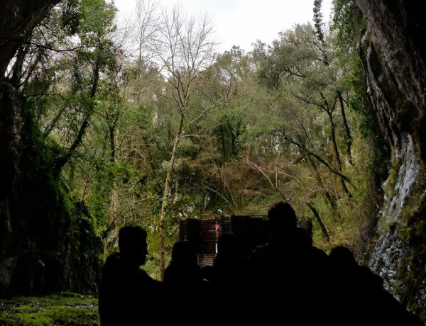 Menores de 'El Acebo' visitan La Cullalvera. Fundación Diagrama.