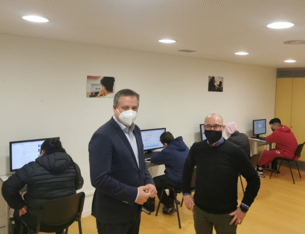 El delegado territorial, José Luis Delgado, visita las instalaciones del centro de día ‘Mediterráneo’ de Almería. Fundación Diagrama. Andalucía 2022. 