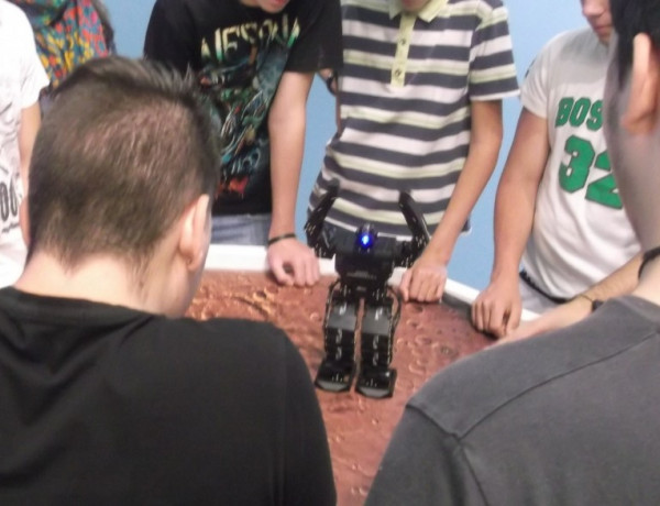 Menores del centro ‘Campanar’ participan en el ‘Desafío Robot’ del Museo de las Artes y las Ciencias de Valencia