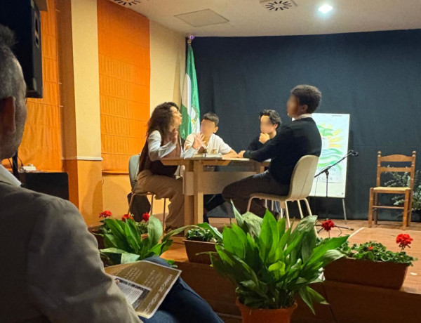 Teatro, música e identidad para conmemorar el Día de la Bandera de Andalucía en el centro ‘Las Lagunillas’