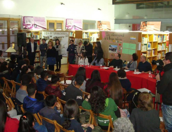 Los menores atendidos en el Centre d'Acollida del Montsià de Amposta (Tarragona) participan en el Día Internacional de la Lengua Materna. Fundación Diagrama. Cataluña 2018. 