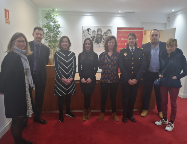 La directora general de Igualdad y Mujer del Gobierno cántabro visita a las personas atendidas en la Red de Atención a Víctimas de Violencia de Género. Fundación Diagrama. Cantabria 2020. 