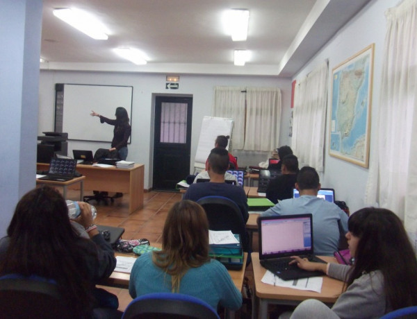 Menores de 'La Cañada' en el curso de informática 2016. Fundación Diagrama.