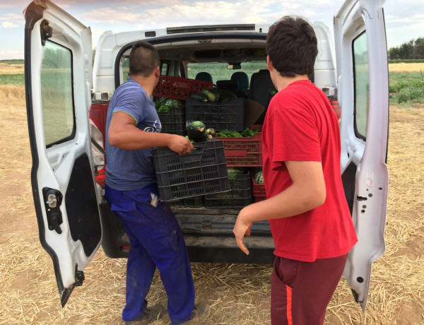 Jóvenes de ‘La Cañada’ donan productos al Banco de Alimentos de Fernán Caballero