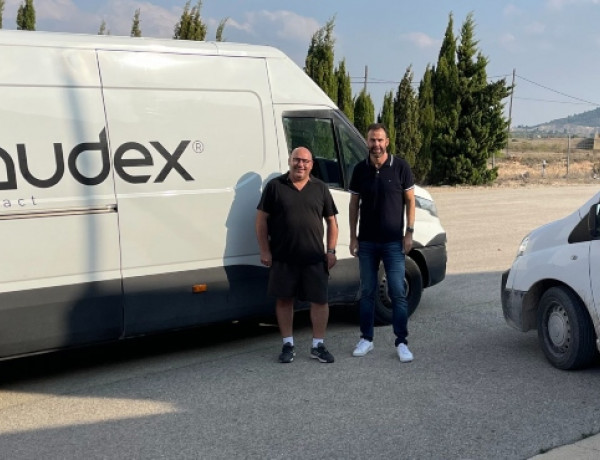 La empresa Kaudex realiza una donación de mobiliario a distintos centros y programas gestionados por Fundación Diagrama