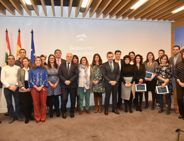 El presidente del Gobierno de La Rioja reconoce el compromiso solidario de Fundación Diagrama en la lucha contra la violencia de género. Fundación Diagrama 2017.