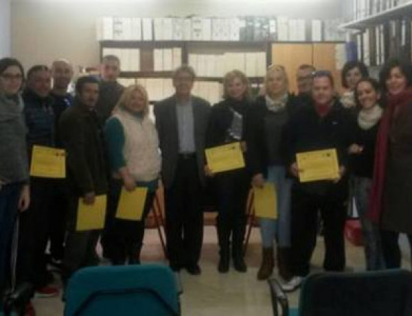 Entrega de diplomas a los alumnos del curso de Limpieza de Edificios en el Centro de Día ‘Heliotropos’ de Murcia