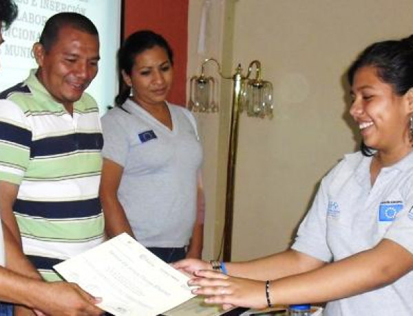 Clausura y entrega de diplomas del ‘Curso de Intervención Psicosocial para funcionarios de la Municipalidad’ de La Unión (El Salvador)