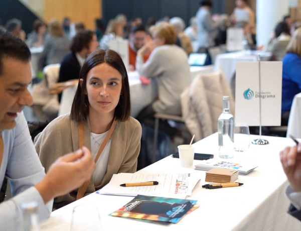 Imagen de una de las reuniones entre Fundación Diagrama y las empresas presentes en el evento