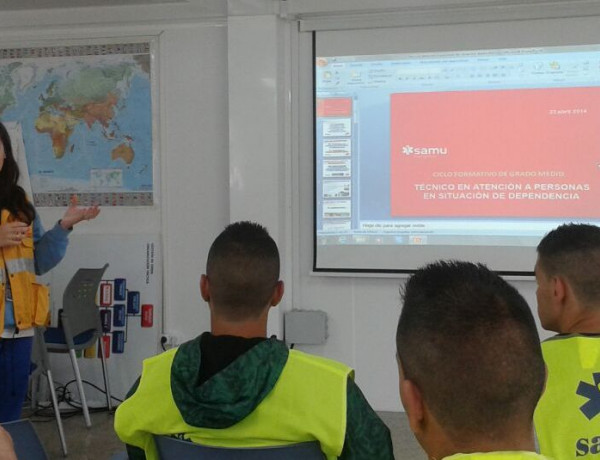 Los menores del centro ‘La Jara’ de Alcalá de Guadaíra (Sevilla) participan en una jornada de puertas abiertas en la escuela formativa del SAMU